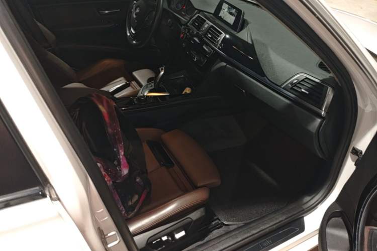 Used BMW 3 Series 2018 320Li Fashion Model Right Front Seat