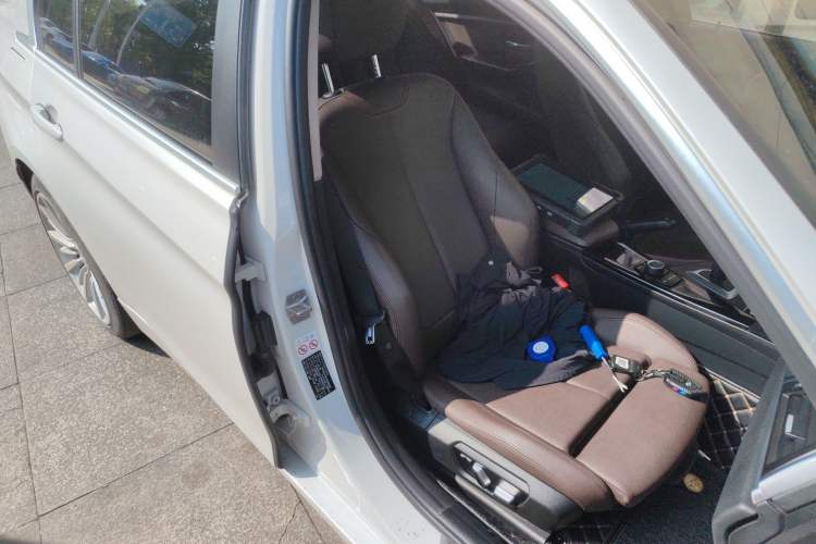 Used BMW 3 Series 2018 320Li Fashion Model Right Front Seat