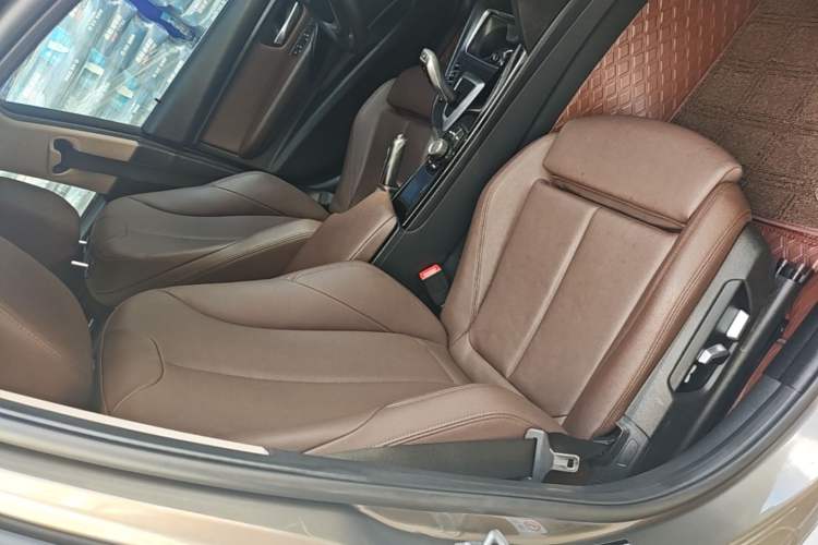 Used BMW 3 Series 2018 320Li Fashion Model Right Front Seat