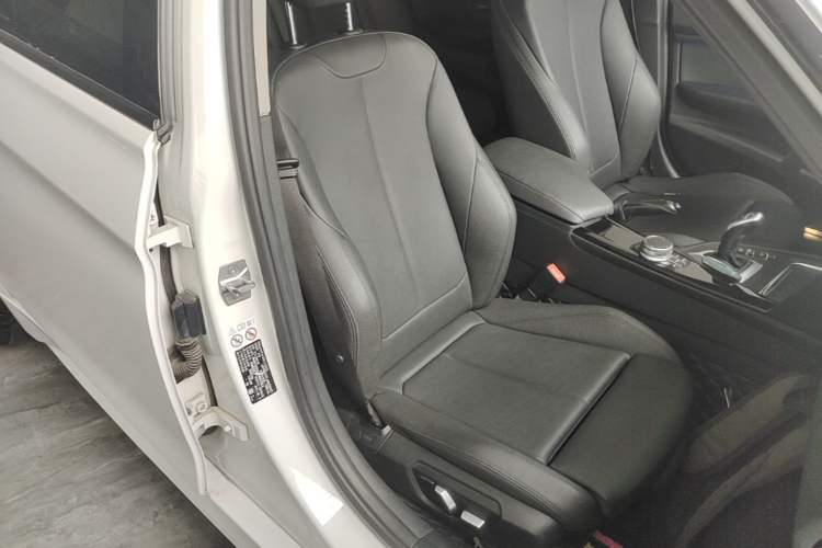Used BMW 3 Series 2018 320Li Leading Model M Sport Package Right Front Seat