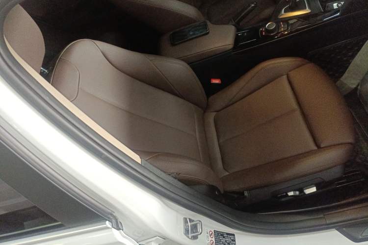 Used BMW 3 Series 2018 320Li xDrive Fashion Model Right Front Seat
