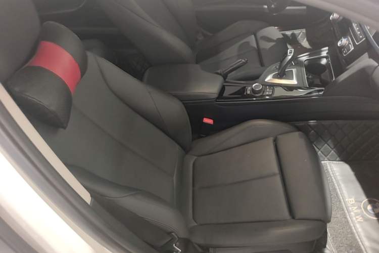 Used BMW 3 Series 2018 318Li Right Front Seat