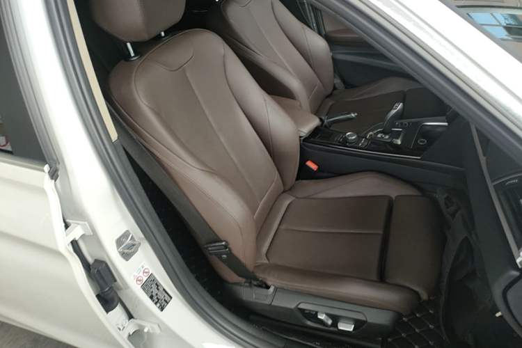 Used BMW 3 Series 2018 320Li Fashion Model Right Front Seat