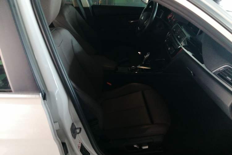 Used BMW 3 Series 2018 320Li Fashion Model Right Front Seat