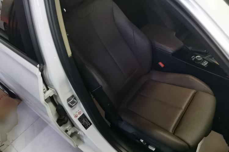 Used BMW 3 Series 2018 320Li Fashion Model Right Front Seat