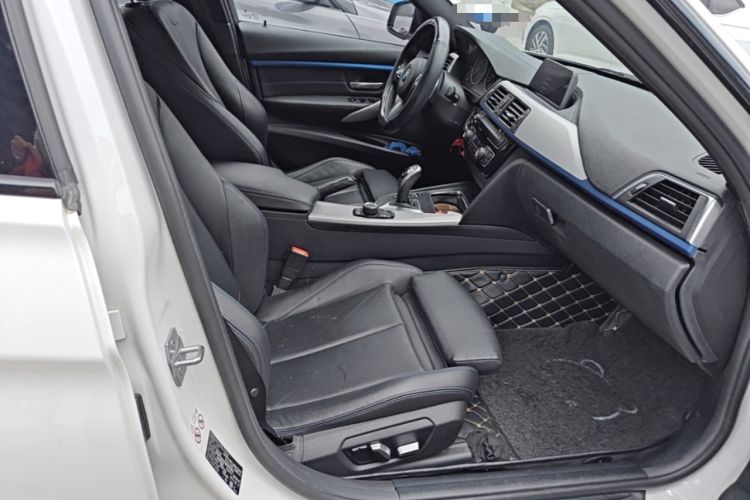 Used BMW 3 Series 2018 320i M Sport Package Right Front Seat