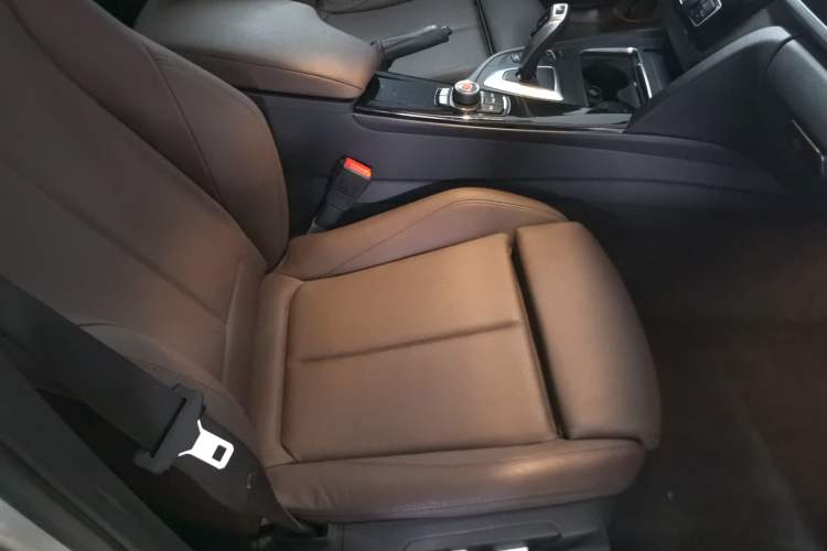 Used BMW 3 Series 2018 320Li Fashion Model Right Front Seat