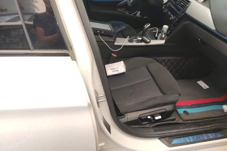 Used BMW 3 Series 2018 320i M Sport Package Right Front Seat