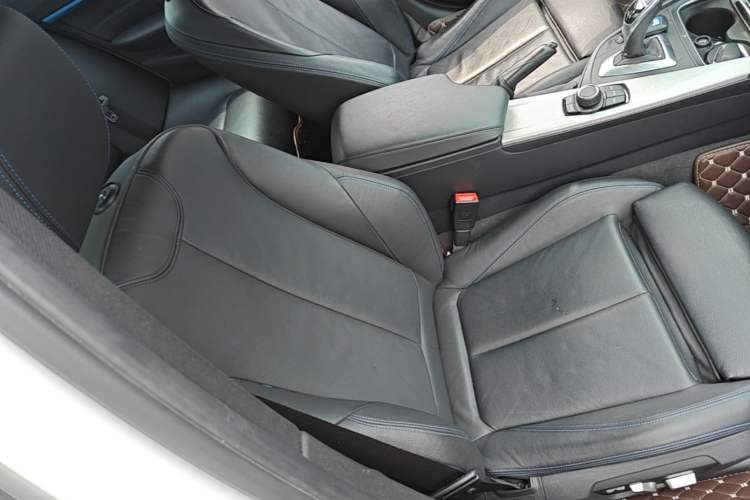 Used BMW 3 Series 2018 320i M Sport Package Right Front Seat