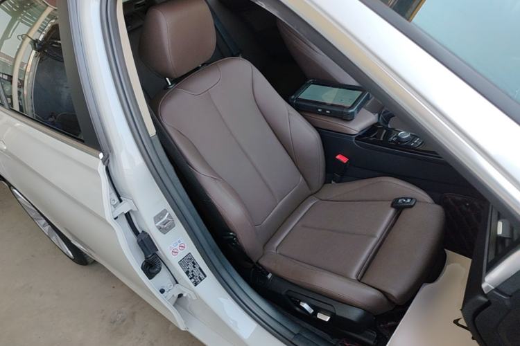 Used BMW 3 Series 2018 320Li Fashion Model Right Front Seat