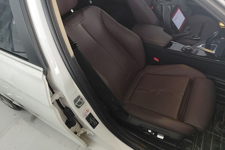 Used BMW 3 Series 2018 320Li Fashion Model Right Front Seat