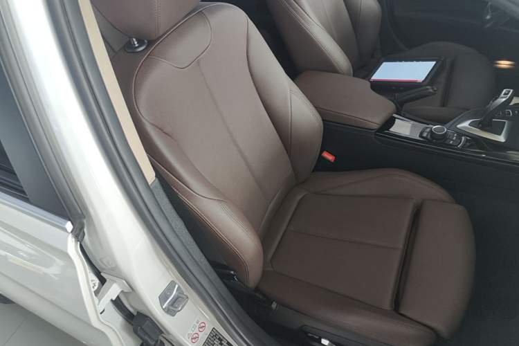 Used BMW 3 Series 2018 318Li Right Front Seat