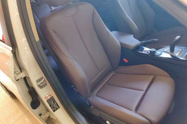 Used BMW 3 Series 2018 320Li Fashion Model Right Front Seat