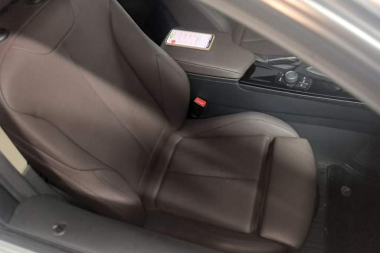Used BMW 3 Series 2018 320Li Fashion Model Right Front Seat