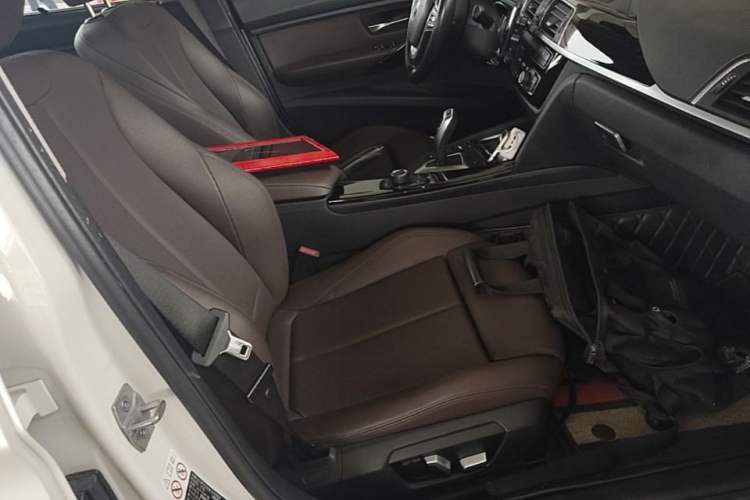 Used BMW 3 Series 2018 320Li Fashion Model Right Front Seat