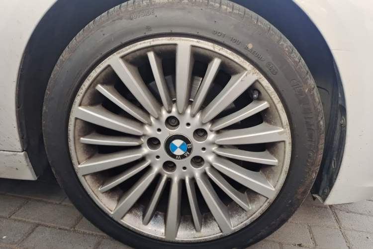 Used BMW 3 Series 2018 320Li Fashion Model Right Front Wheel Hub