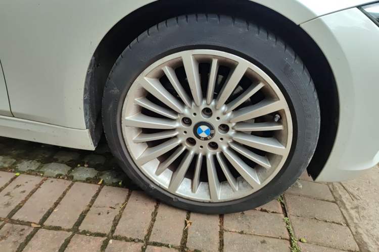 Used BMW 3 Series 2018 320Li Fashion Model Right Front Wheel Hub