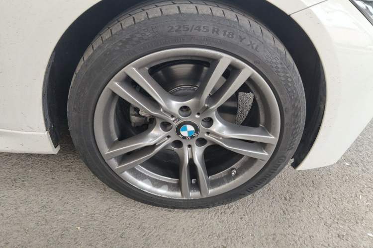 Used BMW 3 Series 2018 320Li M Sport Night Edition Right Front Wheel Hub