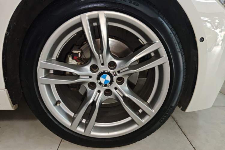 Used BMW 3 Series 2018 320Li M Sport Night Edition Right Front Wheel Hub