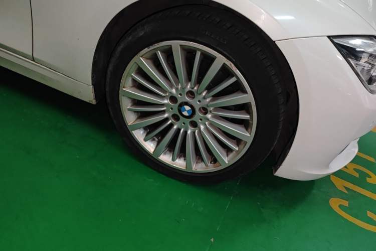 Used BMW 3 Series 2018 320Li Fashion Model Right Front Wheel Hub