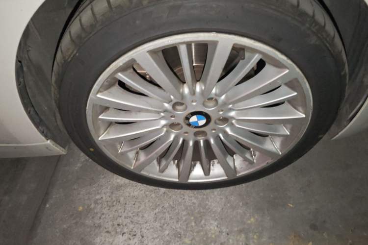Used BMW 3 Series 2018 320Li Fashion Model Right Front Wheel Hub