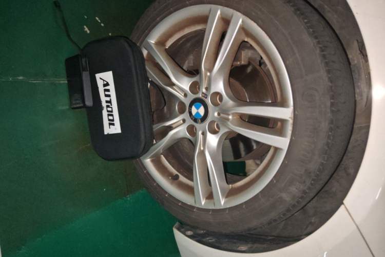 Used BMW 3 Series 2018 320Li Leading Model M Sport Package Right Front Wheel Hub
