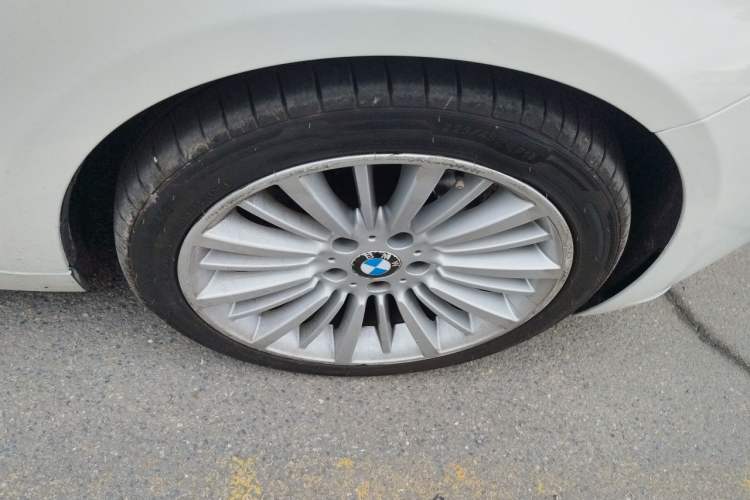 Used BMW 3 Series 2018 320Li Fashion Model Right Front Wheel Hub