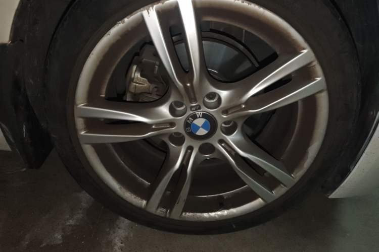 Used BMW 3 Series 2018 320Li Fashion Model Right Front Wheel Hub