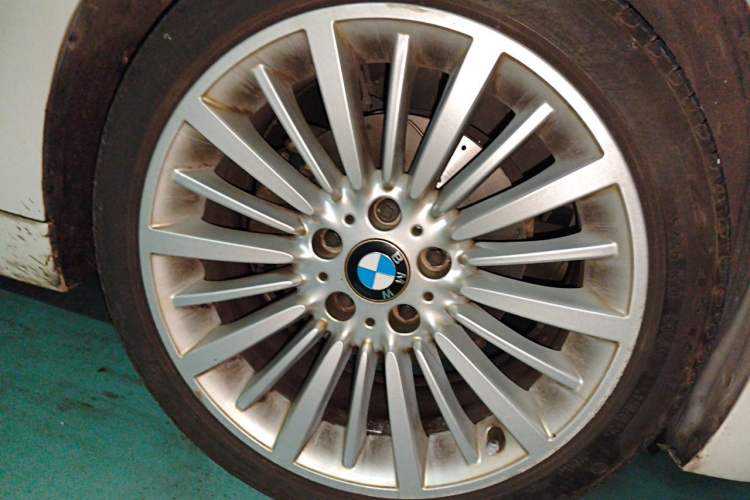 Used BMW 3 Series 2018 320Li Fashion Model Right Front Wheel Hub