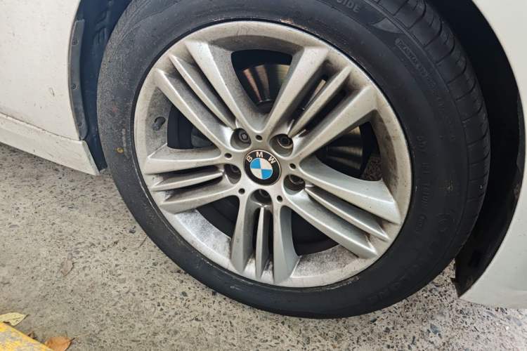 Used BMW 3 Series 2018 318Li Right Front Wheel Hub