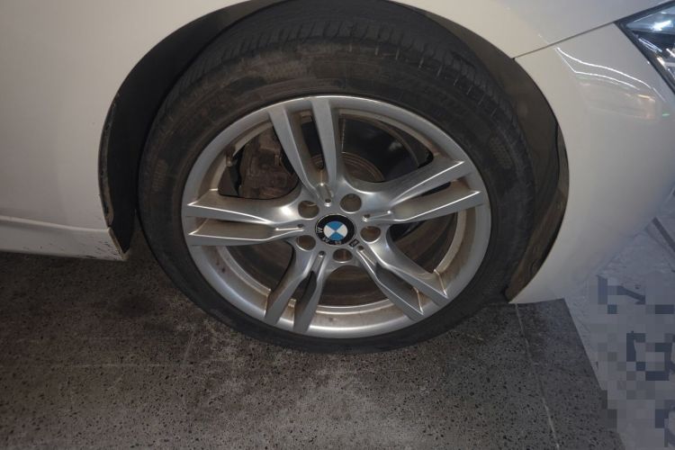 Used BMW 3 Series 2018 320i M Sport Package Right Front Wheel Hub