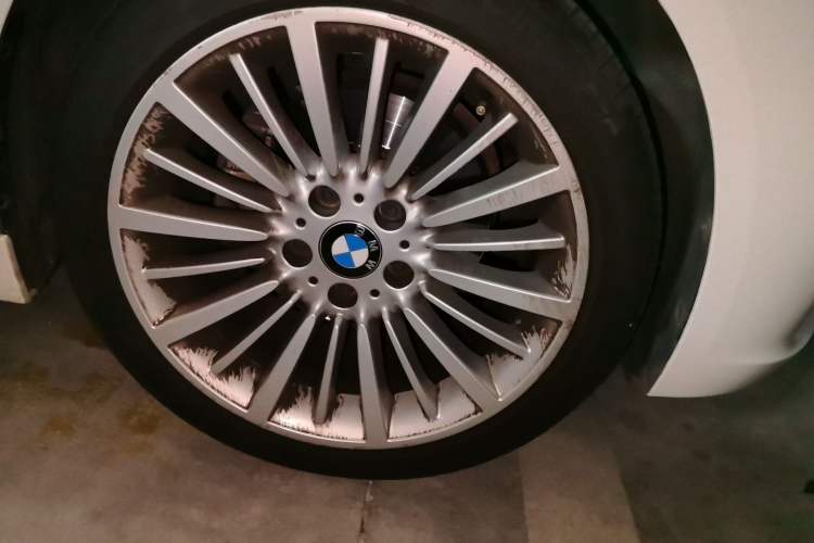 Used BMW 3 Series 2018 320Li Fashion Model Right Front Wheel Hub
