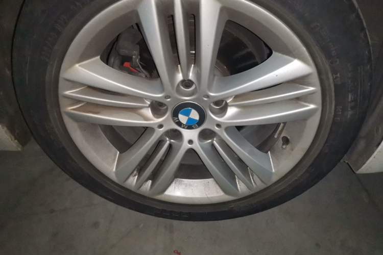 Used BMW 3 Series 2018 318Li Right Front Wheel Hub