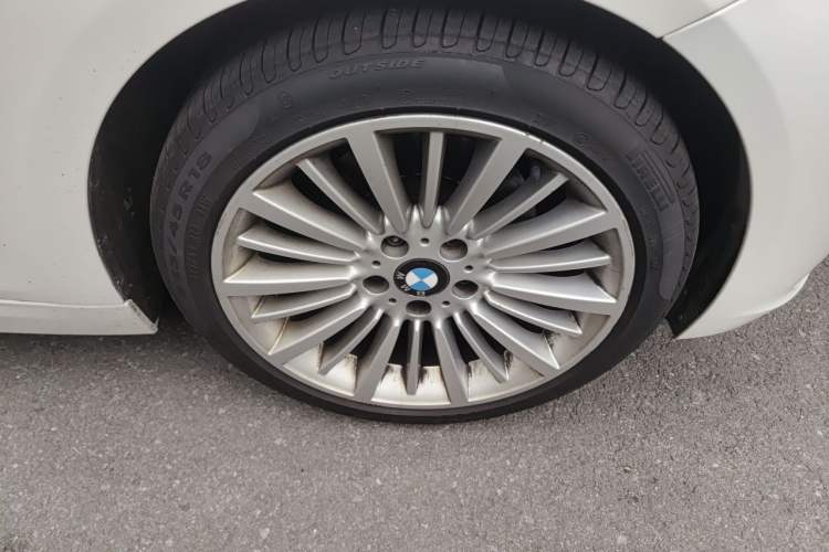 Used BMW 3 Series 2018 320Li Fashion Model Right Front Wheel Hub