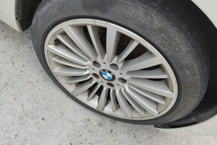 Used BMW 3 Series 2018 320Li Fashion Model Right Front Wheel Hub