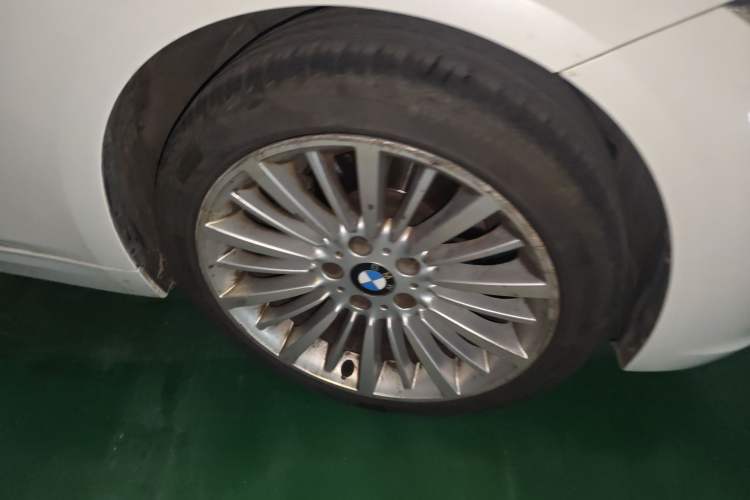 Used BMW 3 Series 2018 320Li Fashion Model Right Front Wheel Hub