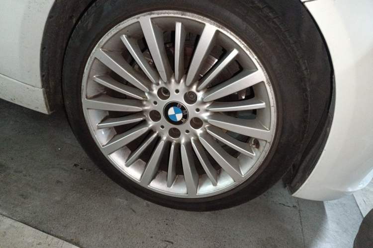 Used BMW 3 Series 2018 320Li Fashion Model Right Front Wheel Hub