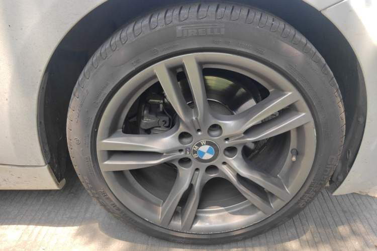Used BMW 3 Series 2018 330Li M Sport Shadow Edition Right Front Wheel Hub