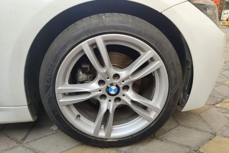 Used BMW 3 Series 2018 320Li Leading Model M Sport Package Right Front Wheel Hub
