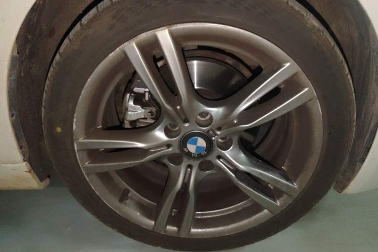 Used BMW 3 Series 2018 330Li M Sport Shadow Edition Right Front Wheel Hub