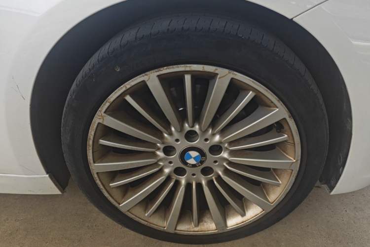 Used BMW 3 Series 2018 320Li Fashion Model Right Front Wheel Hub