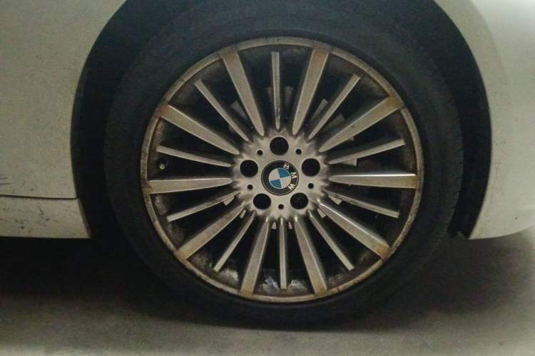 Used BMW 3 Series 2018 320Li Fashion Model Right Front Wheel Hub