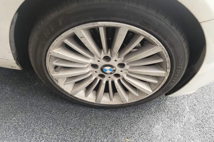 Used BMW 3 Series 2018 320Li Fashion Model Right Front Wheel Hub
