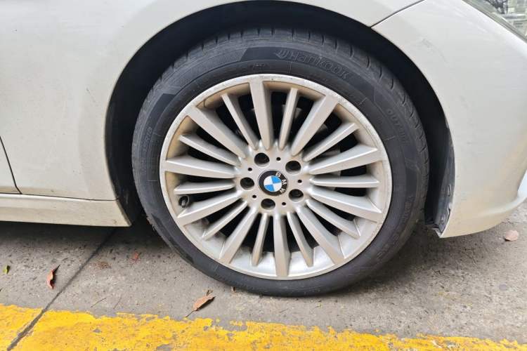 Used BMW 3 Series 2018 320Li Fashion Model Right Front Wheel Hub