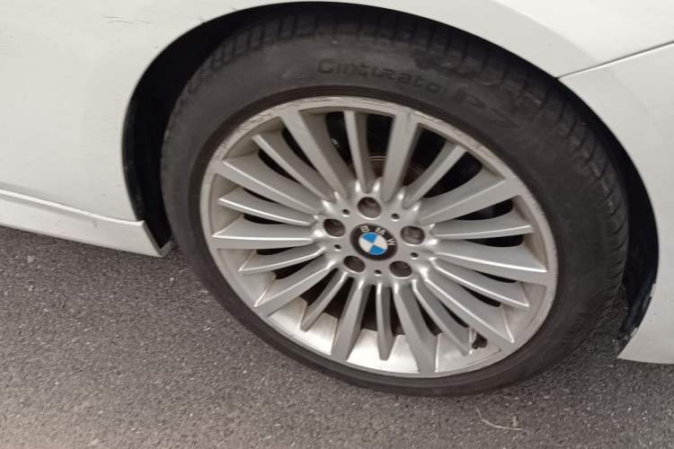 Used BMW 3 Series 2018 320Li Fashion Model Right Front Wheel Hub