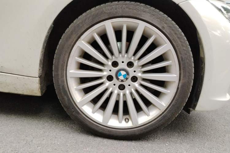 Used BMW 3 Series 2018 320Li Fashion Model Right Front Wheel Hub