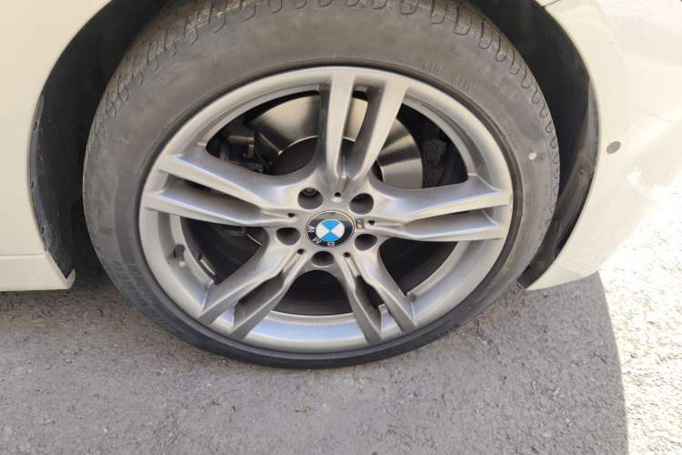 Used BMW 3 Series 2018 320i M Sport Night Edition Right Front Wheel Hub