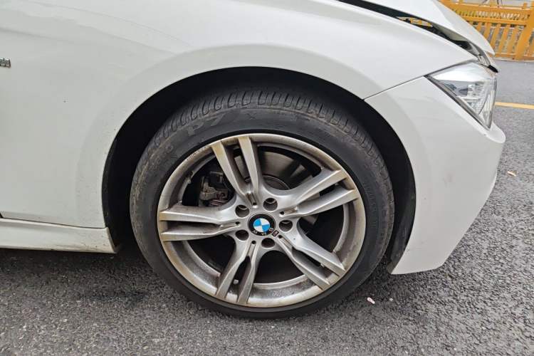 Used BMW 3 Series 2018 320Li Leading Model M Sport Package Right Front Wheel Hub