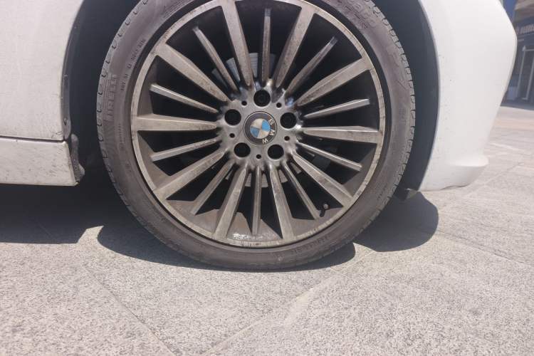 Used BMW 3 Series 2018 320Li Fashion Model Right Front Wheel Hub