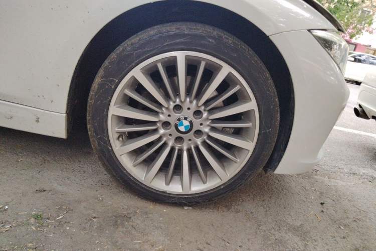 Used BMW 3 Series 2018 320Li xDrive Fashion Model Right Front Wheel Hub